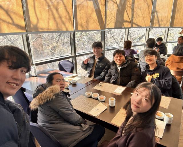 Lunch on a Winter Day